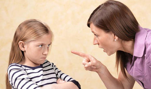 Γιατί η υπερβολική κριτική μπορεί να βλάψει το παιδί;