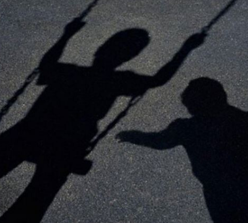 Πώς μπορεί να προστατευτεί ένα παιδί από κάποιον που προσπαθεί να το βλάψει;